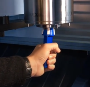 Spindle taper cleaner in use (Click image to enlarge) Spindle taper cleaner in use