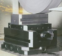 Using a CenterCompact vise and QuickPoint base plates, a workpiece can be moved from one machine to another without changing the workpiece home.